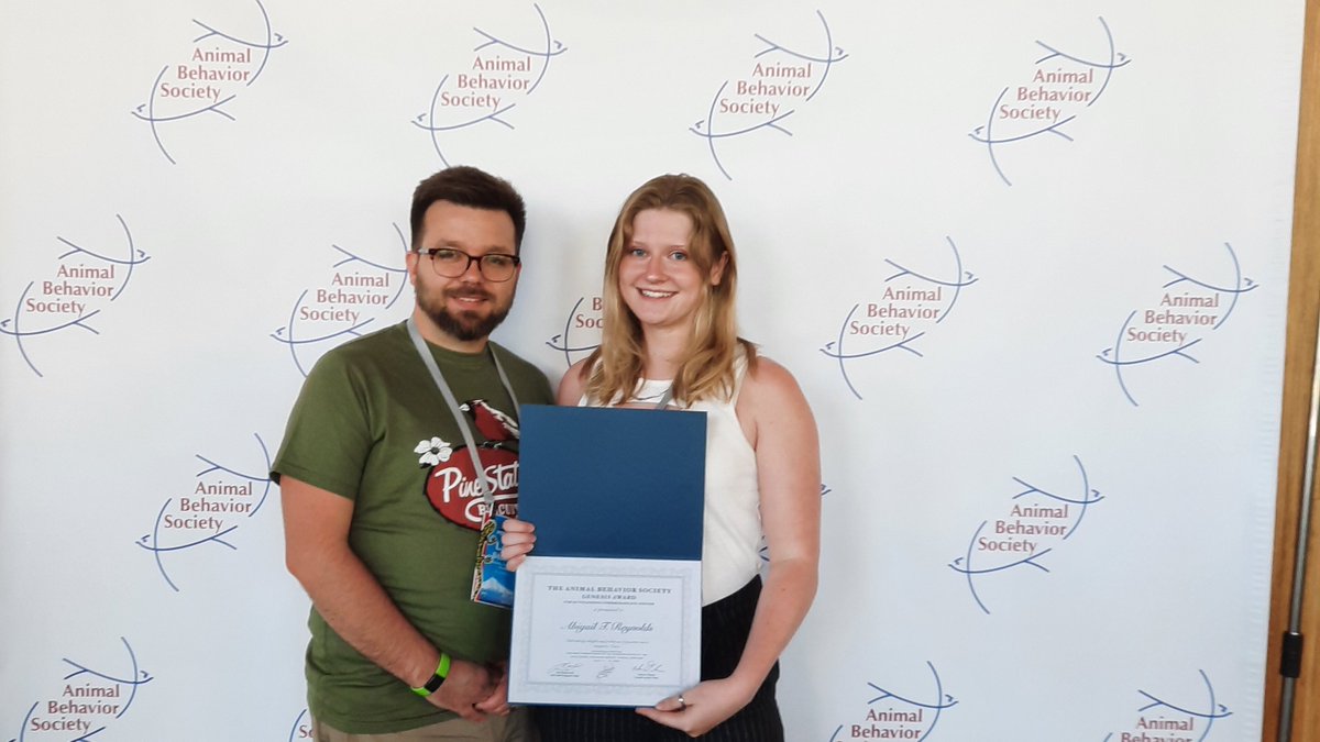 Congrats to our very own Abby (mentored by @ScalyLevi) for receiving Honorable Mention for the undergraduate Genesis Award @AnimBehSociety #ABS2023!! @UNOmaha #ProudPI #zebrafish #STEM #animalcognition #KnowTheO #NSFunded