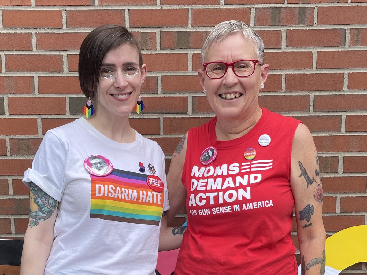 Happy Pride! 🏳️‍🌈 @MomsDemand #motheranddaughter