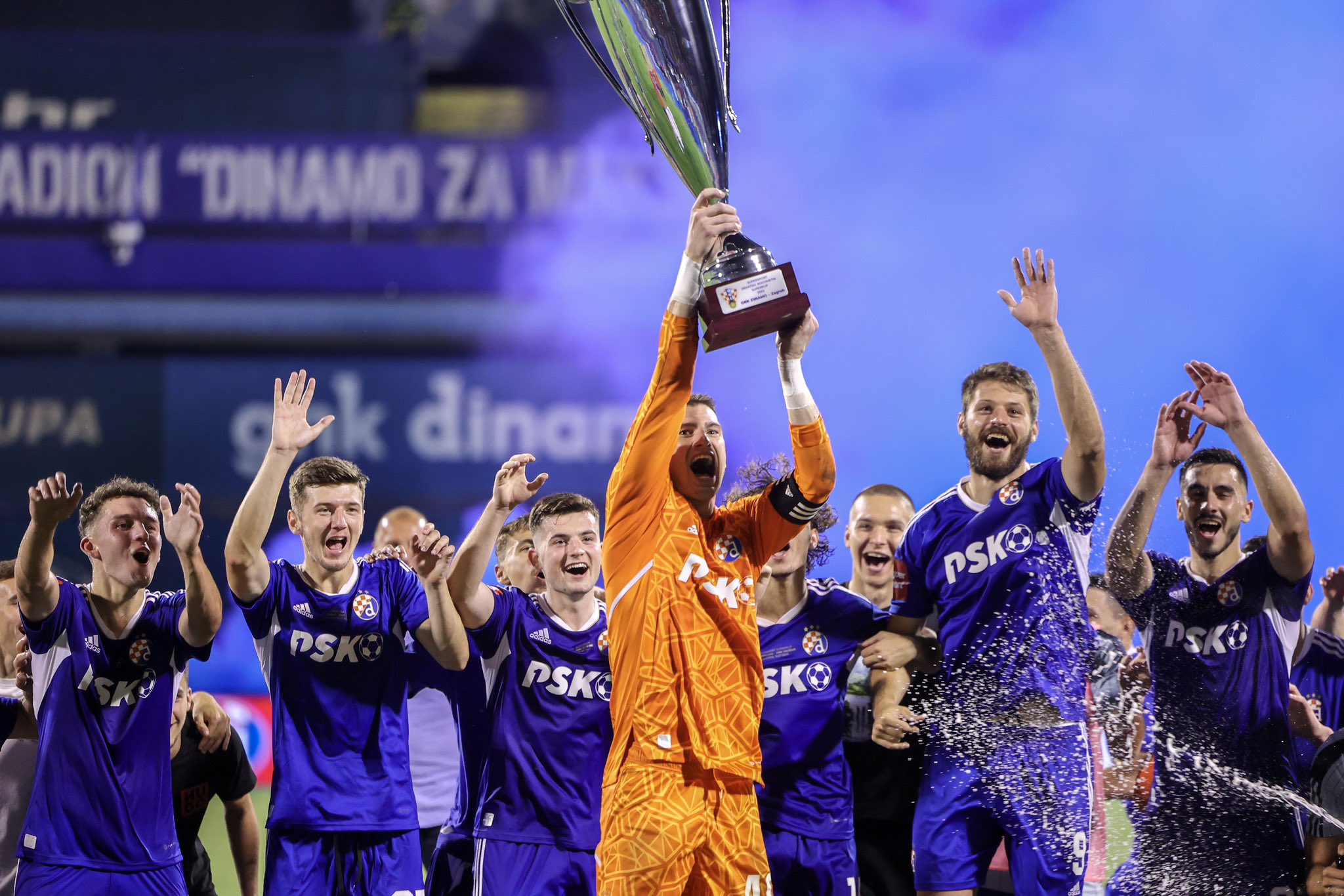 Cabine Desportiva on X: Dínamo Zagreb vence o Hajduk Split por 1-0 e  conquista a Supertaça da Croácia 🇭🇷🏆  / X