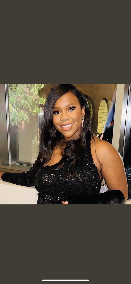 mars1over1's tweet photo. Here is a photo of #CarleeRussell with her wig and without it. It was left behind along with all her belongings. Study her face. Keep posting. This should be trending on every single media outlet. Let’s bring this beautiful woman home https://t.co/WJHtsx5y7c