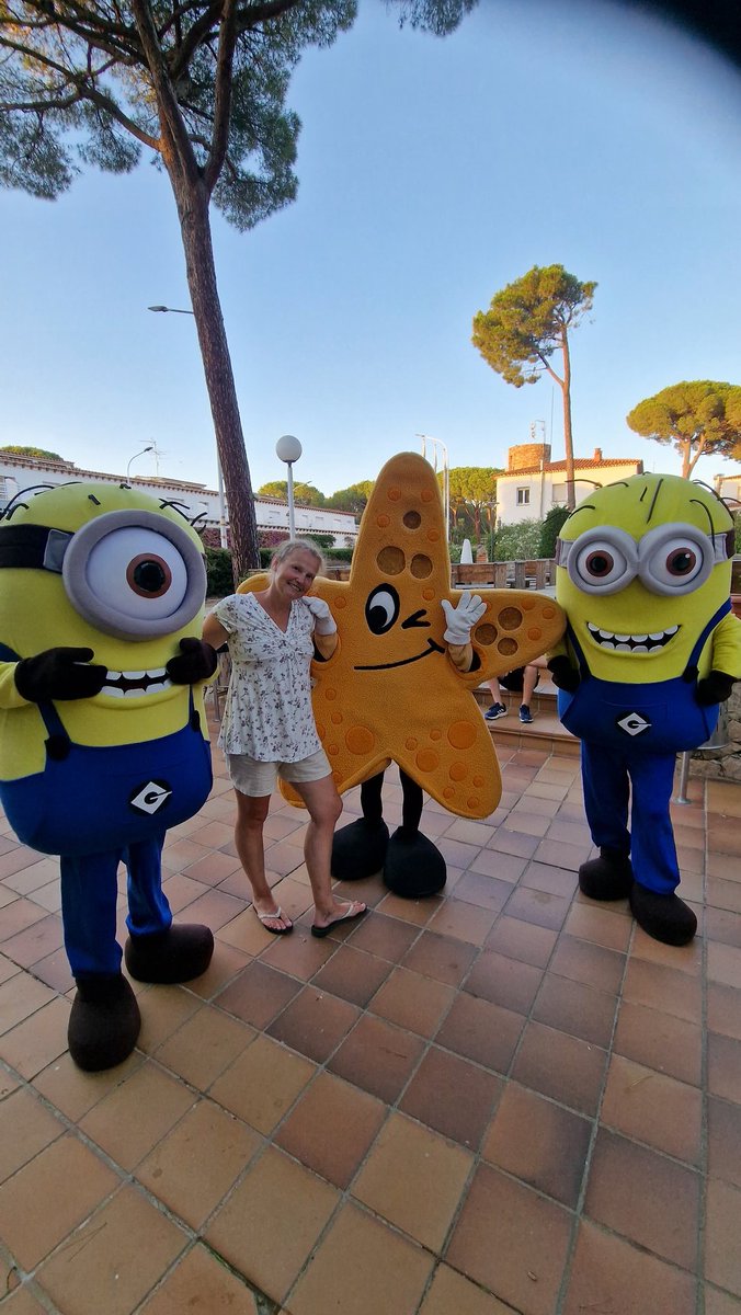 Rob_hero's tweet photo. Knappe kinderen heb ik he.. #minions #Cypsy #EvenAnimatieteamHelpen https://t.co/9tQCLLYZf1