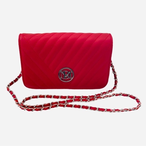 SwampPicker's tweet photo. So good I had to share! Check out all the items I'm loving on @Poshmarkapp #poshmark #fashion #style #shopmycloset #katespade #badgleymischka #bonsny: https://t.co/d5FmKbuuxO https://t.co/c9NvpgcxiH