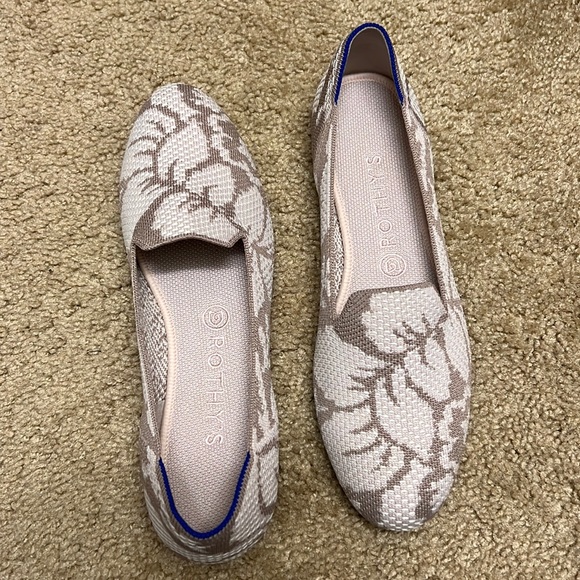 So good I had to share! Check out all the items I'm loving on <a href="/Poshmarkapp/">Poshmark</a> #poshmark #fashion #style #shopmycloset #relativity #calvinklein #rothys: posh.mk/8e3c8biPsBb