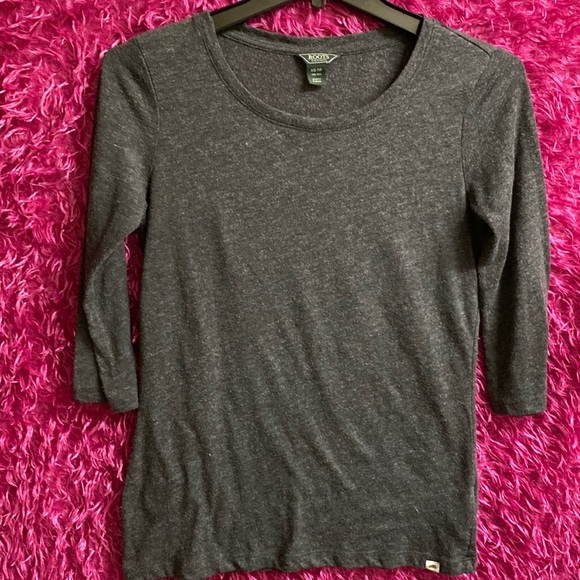 BlackCrowFinds's tweet photo. So good I had to share! Check out all the items I'm loving on @Poshmarkapp #poshmark #fashion #style #shopmycloset #roots: https://t.co/kzeWbPusNA https://t.co/HEZYgwUiKh