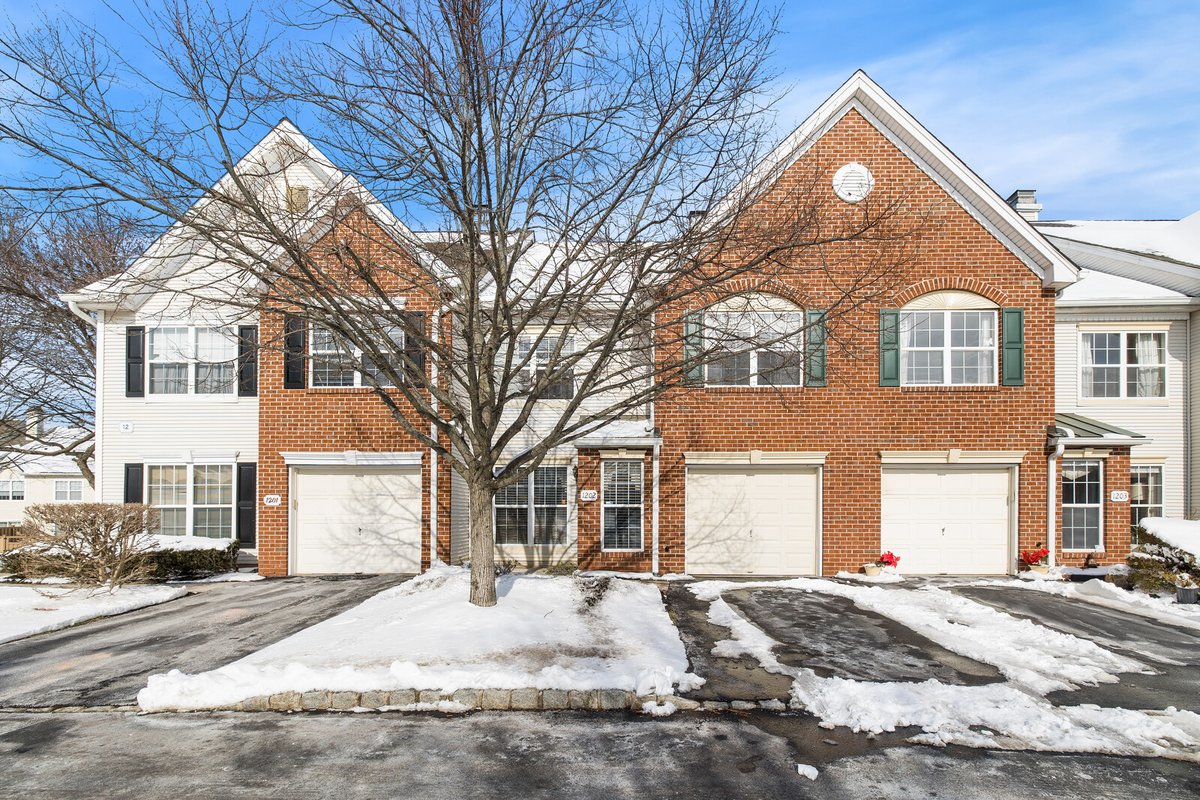 HelenLimRealtor's tweet photo. I am looking for a buyer for 1202 Dennis ct #Bridgewater #NJ  #realestate https://t.co/Hqqwcv1F9C https://t.co/F54UoOMcQy
