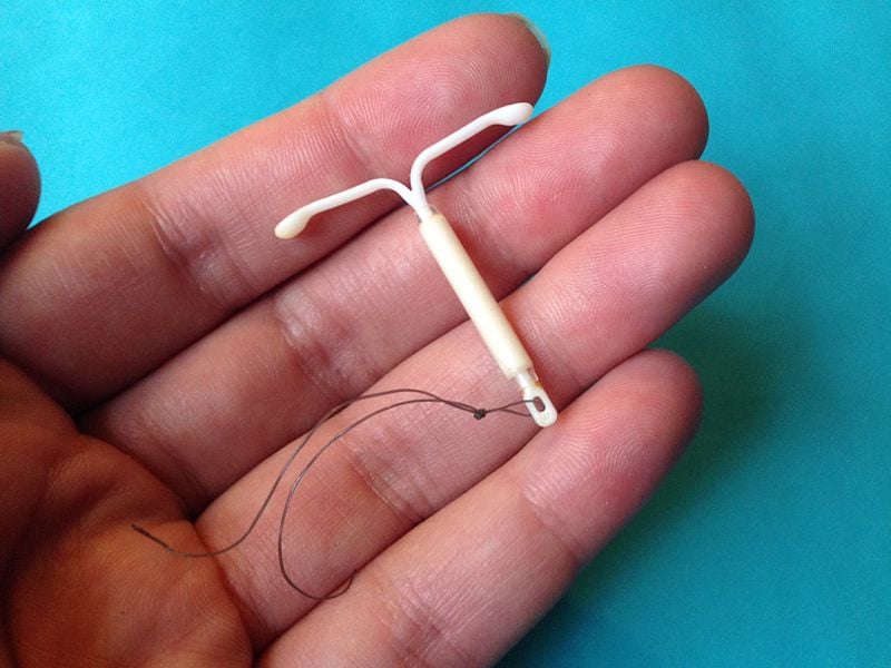 labruja_medusa's tweet photo. Me sigue sorprendiendo y cabreando que se espere de mí que me ponga este artilugio y lo inserten por el cuello del útero sin anestesia o que me tome pastillas hormonales con sus miles de efectos secundarios porque él no quiere ponerse un condón y quiere celebrar el festival del esperma en mi vagina. NO