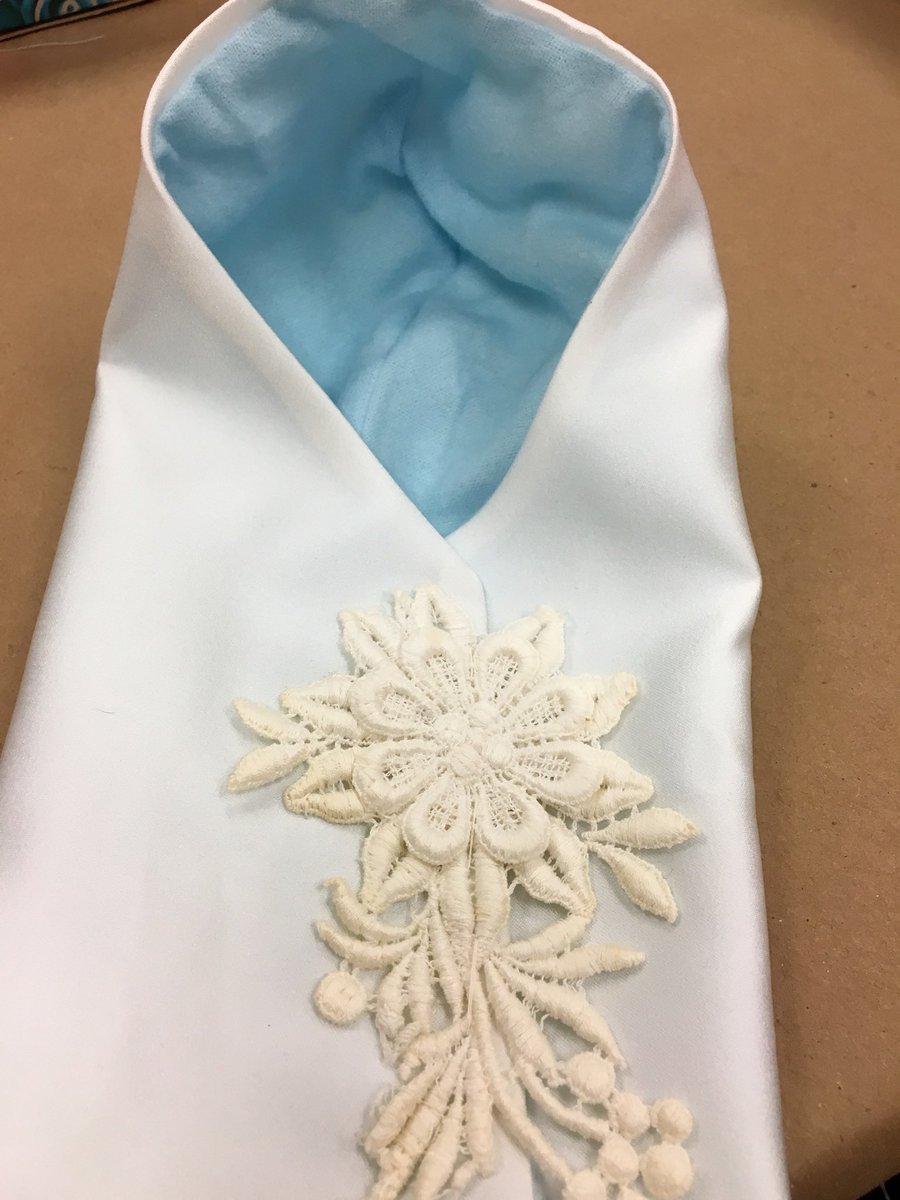 DaddysMarbleyes's tweet photo. #DailyPictureTheme #HOPE @DailyPicTheme2 #prayingthatthefamily #foundloveandcomfort #forburialbunting #tinybaby #madefrom #donatedweddinggown https://t.co/Gr90UZv5AI