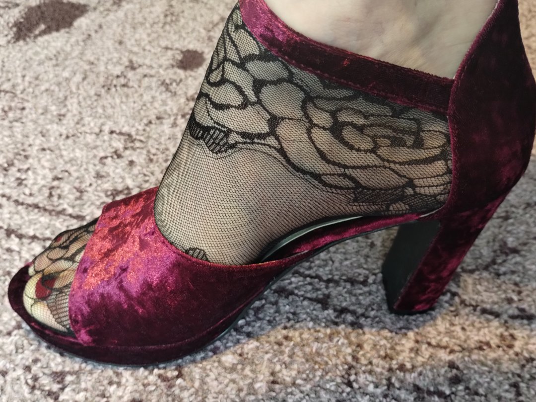 WhtBussi's tweet photo. Wow. Beautiful pair of shoes. Just $5 at https://t.co/mYFJN6IdFF in the Moorestown Mall !
And yes just $5

#turn7 #moorestownmall  #shoesaddict https://t.co/8m4uWqOWLZ