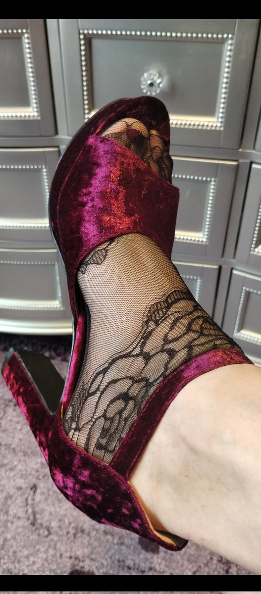 WhtBussi's tweet photo. Wow. Beautiful pair of shoes. Just $5 at https://t.co/mYFJN6IdFF in the Moorestown Mall !
And yes just $5

#turn7 #moorestownmall  #shoesaddict https://t.co/8m4uWqOWLZ