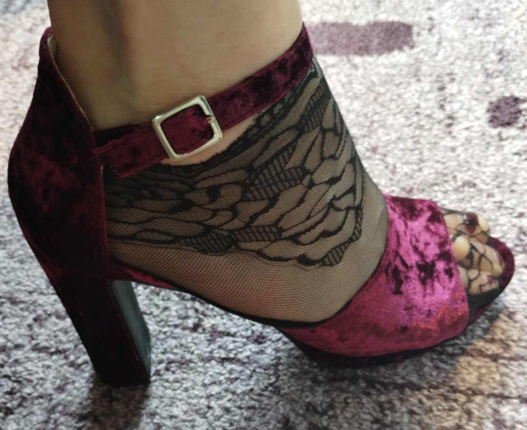 WhtBussi's tweet photo. Wow. Beautiful pair of shoes. Just $5 at https://t.co/mYFJN6IdFF in the Moorestown Mall !
And yes just $5

#turn7 #moorestownmall  #shoesaddict https://t.co/8m4uWqOWLZ