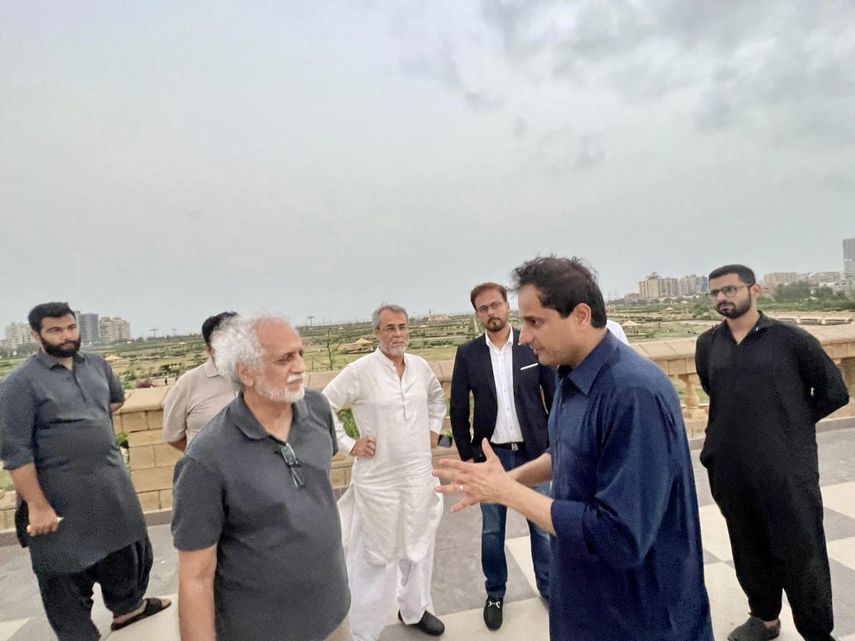 TalalChandio's tweet photo. A Productive Visit: Discussing Future Developments at Bin Qasim Park with Mayor Karachi @murtazawahab1 https://t.co/PvpwoOrNfd