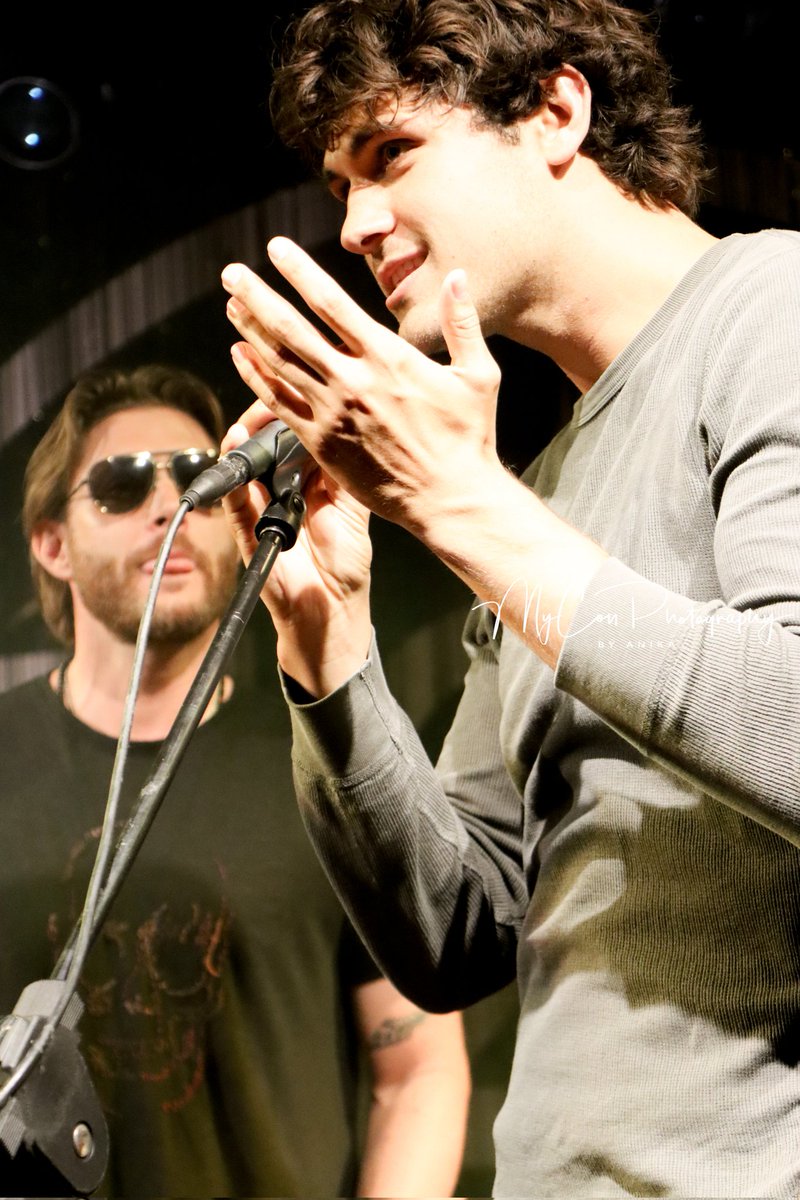 myconphoto's tweet photo. As it's #Jibapocalypse #Jib14 weekend... let's talk about seaguls again! 🦤 

Drake &amp; Jensen
#Jib13 Monday concert 

#JensenAckles #DrakeRodger #TheWinchesters #SPNFamily #JIBFamily #TheBoys #BigSky https://t.co/grdiB3Pjst