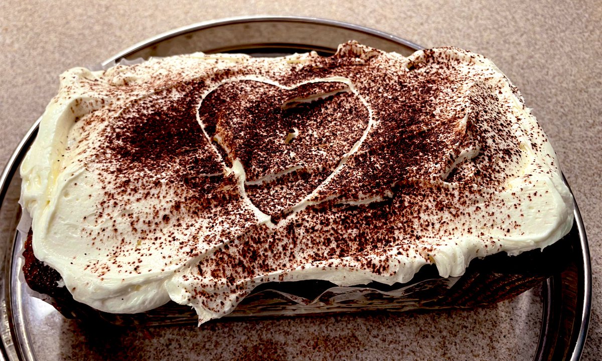 Weekend baking starting with husband’s favourite #carrotcake 🩷🩷