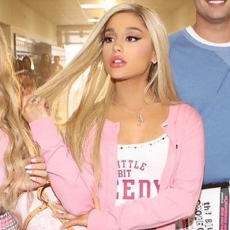surfingaria's tweet photo. overused ariana grande profile pictures !! (a thread) https://t.co/rVF6GDE4uw