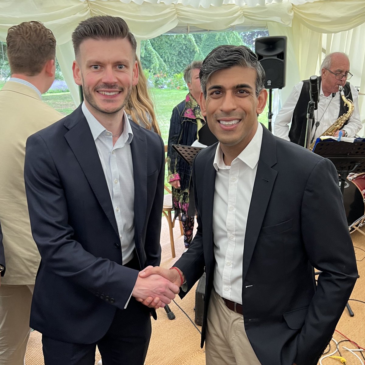 Day 1 of my campaign to be Mayor of York and North Yorkshire - and I’m with our Prime Minister <a href="/RishiSunak/">Rishi Sunak</a>. We’re working together to build Britain’s first Rural Powerhouse 🇬🇧