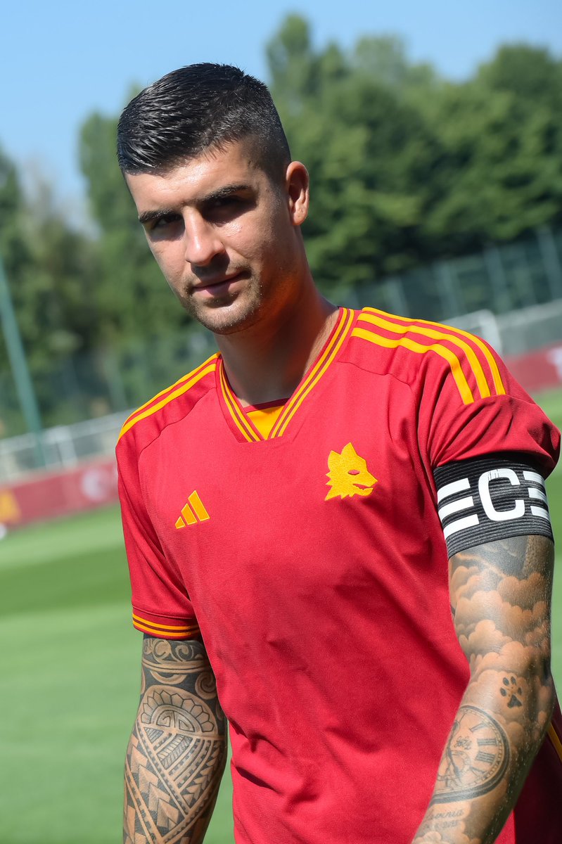 OfficialASRoma's tweet photo. 🐺 https://t.co/dft4aTCPV8
