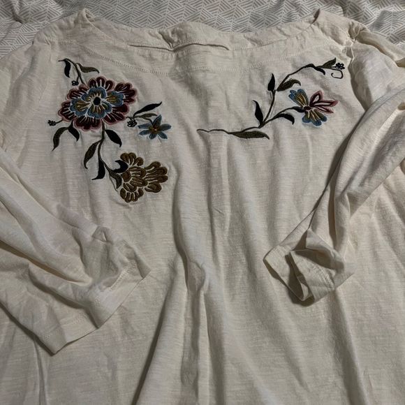 shopnthings's tweet photo. So good I had to share! Check out all the items I'm loving on @Poshmarkapp from @gingermjones #poshmark #fashion #style #shopmycloset #loft #simplyveraverawang #oldnavy: https://t.co/BKjKNBjr4o https://t.co/ekHk13CyGu
