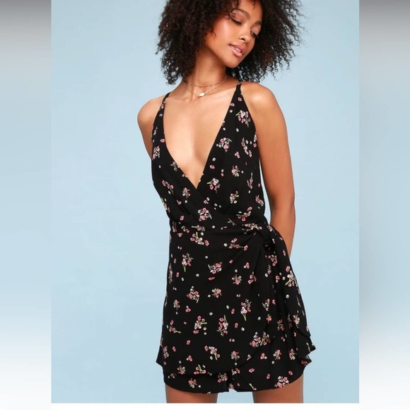 Vedazzling's tweet photo. So good I had to share! Check out all the items I'm loving on @Poshmarkapp from @ADettwiller @mgoocg #poshmark #fashion #style #shopmycloset #freepeople: https://t.co/plVoph45OX https://t.co/hZGG3Kgu0v