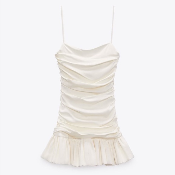 Bearlystylin's tweet photo. So good I had to share! Check out all the items I'm loving on @Poshmarkapp from @kquiroz1980 #poshmark #fashion #style #shopmycloset #zara #carters #anthropologie: https://t.co/sBgetHRdOO https://t.co/XJRp0HBzEt