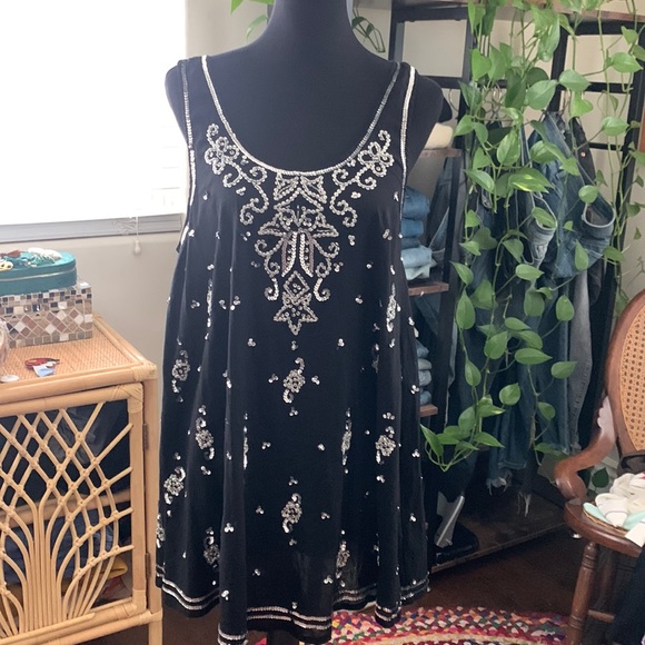 ApartnerInWine's tweet photo. So good I had to share! Check out all the items I'm loving on @Poshmarkapp #poshmark #fashion #style #shopmycloset #freepeople #nikartmakers #zara: https://t.co/tKYpCor3c2 https://t.co/vV8gdyRzVV