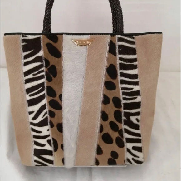 So good I had to share! Check out all the items I'm loving on <a href="/Poshmarkapp/">Poshmark</a> #poshmark #fashion #style #shopmycloset #dior: posh.mk/iGg7Ul9xsBb