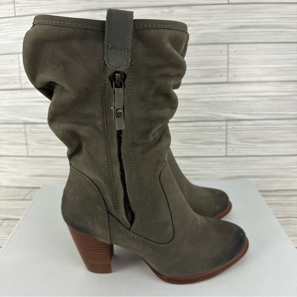 HenryWyatt's tweet photo. So good I had to share! Check out all the items I'm loving on @Poshmarkapp #poshmark #fashion #style #shopmycloset #ugg: https://t.co/lmfu3Vtwww https://t.co/pFtsqXSME0