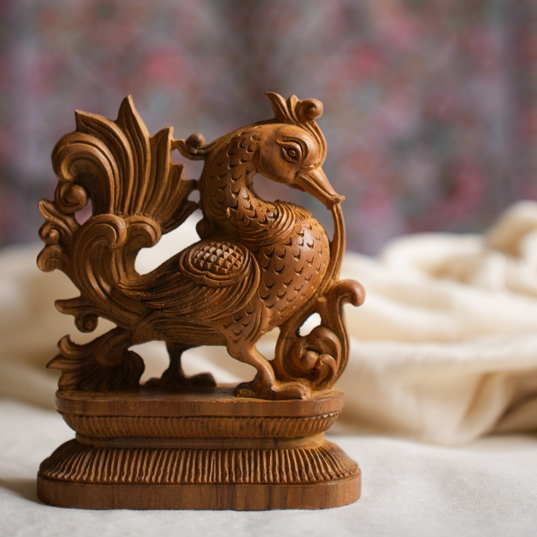 indiacrafthouse's tweet photo. The Hansa in all her glory as a beautiful figurine curio...The craftsmen derive inspiration from Hoysalan, Chalukyan and Rastrakutan styles... #Promotecraft #Supporttheartisan #Preserveaheritage. https://t.co/jKvi9TEvpl