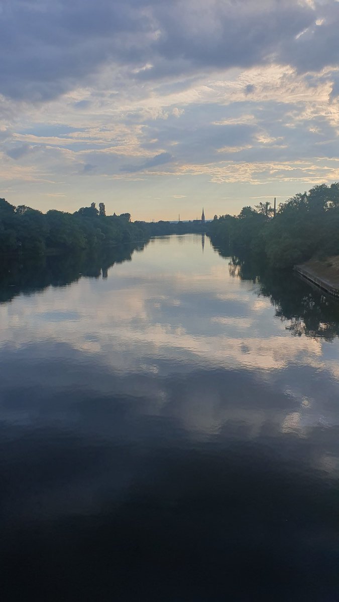 NastasjaSack's tweet photo. Warum bin ich so scheiße introvertiert..
Die letzten beiden Tage sind wieder so ein Krampf 🙃🙂 https://t.co/3mxfuquvM4