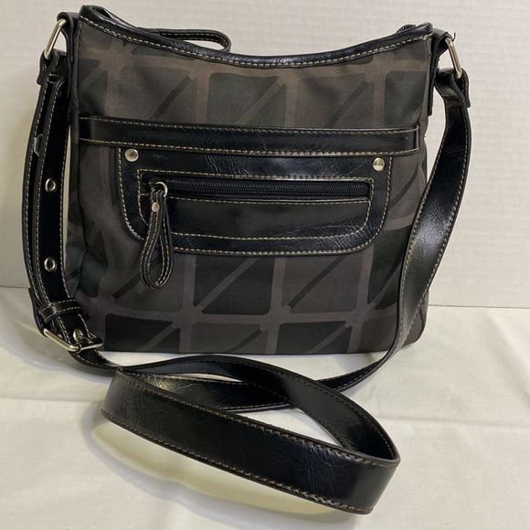 So good I had to share! Check out all the items I'm loving on <a href="/Poshmarkapp/">Poshmark</a> from <a href="/Donnabd4/">Donna DeShields</a> #poshmark #fashion #style #shopmycloset #noblecaptures #easyspirit: posh.mk/fAEFTgeysBb