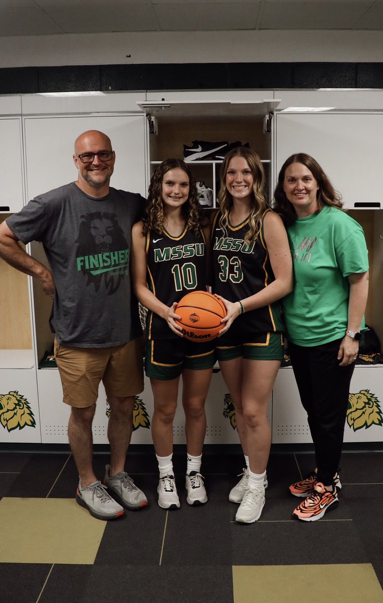 makenna_yokley's tweet photo. 100% Committed 💚💛

@JYDBasketball @Ram_Basketball @CoachRessel @Coach_BPorter @Ball_like_straw @MssuWbb https://t.co/18arTqySsa
