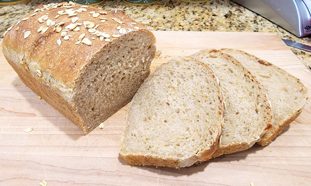 EricTaubert's tweet image. This morning's bake: Soft Maine-Maple Oat Sourdough Sandwich Bread.

This would work great for a French Toast presentation...

#sourdough #realbread #bread #nocommercialyeast #mainemaple #maple