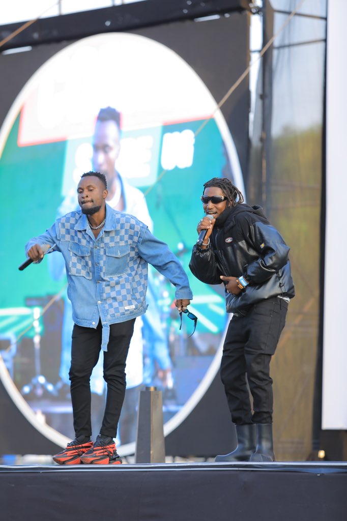 BigEyeUG's tweet photo. 👏@catavybzlauwyne duo performed yesterday at Diamond live in Kampala concert yesterday. https://t.co/LoRP9pugLW