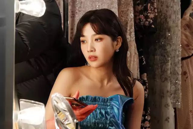 ilee_11's tweet photo. [ILEVEN’s UPDATE] — our pictures behind the scenes from making "psycho" music video! 

#ILEVEN_Red #ILEVEN #ILEEVE https://t.co/eGt5FP1jiz