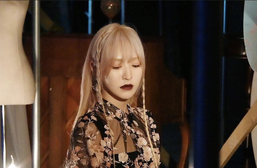 ilee_11's tweet photo. [ILEVEN’s UPDATE] — our pictures behind the scenes from making "psycho" music video! 

#ILEVEN_Red #ILEVEN #ILEEVE https://t.co/eGt5FP1jiz