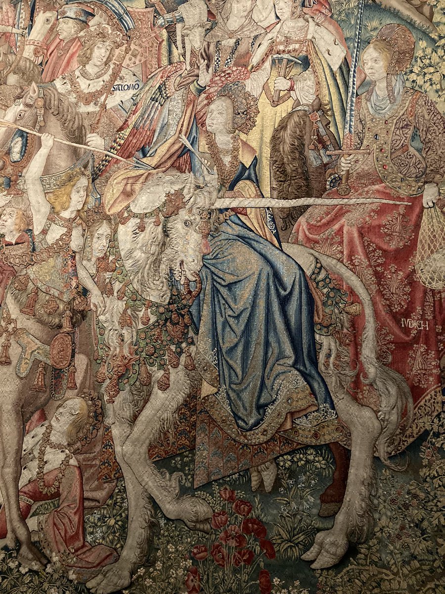 seco_serra's tweet photo. Primera visita a la Galería de las Colecciones Reales @PatrimNacional, no será la última.Arqueología para mamá, unicornios y murciélagos para los niños… y piezas  como el San Miguel de La Roldana (atención al rostro del demonio, parece que te lo fueras a encontrar por la calle) https://t.co/IkwWJ0oKDm