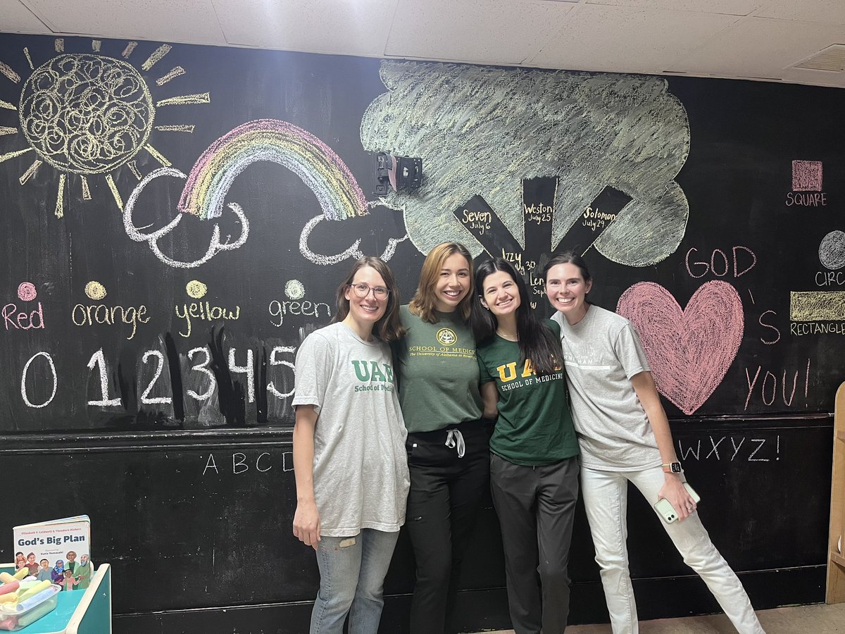 elainea_smith's tweet photo. Had so much fun this morning volunteering at the Lovelady Center for women with our @UABRadiology Women’s group as well as a few future rads from @wired_uab 🤩 

#radiology #radres #radwomen https://t.co/l8pRpliG03