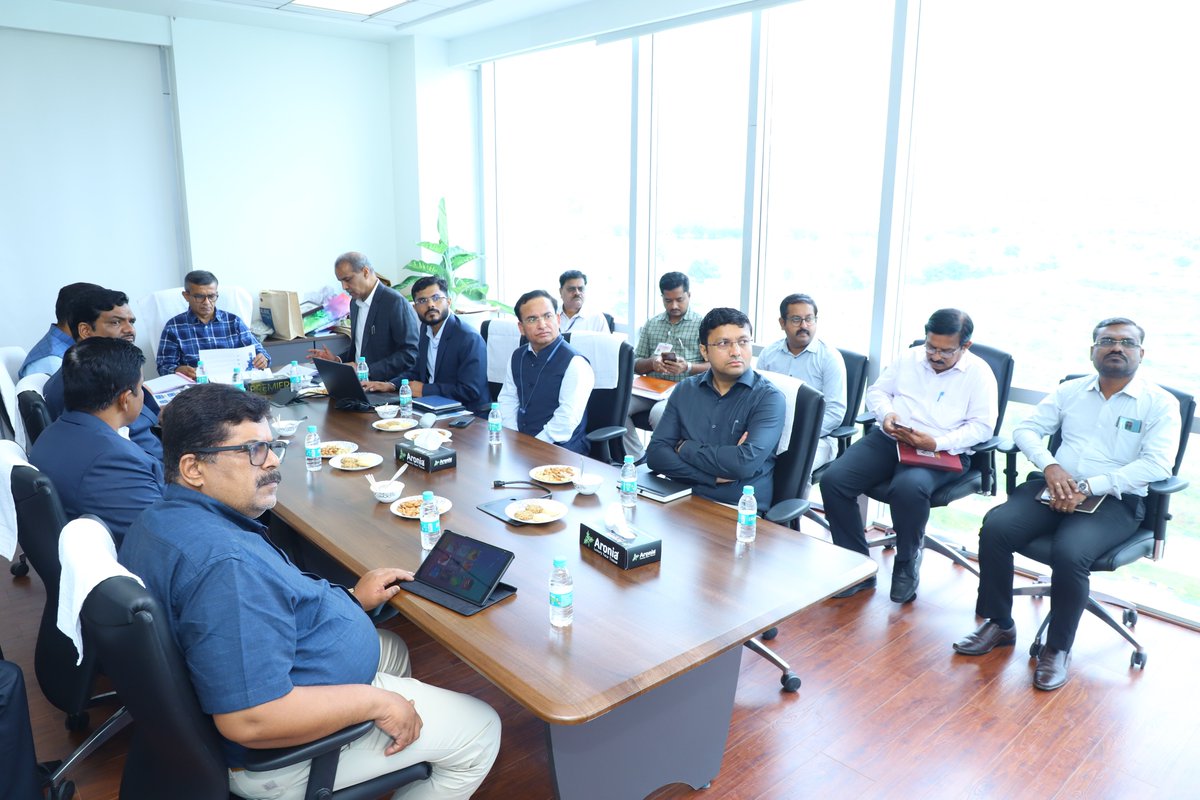 nicdc01's tweet image. During the visit, a detailed presentation on the project status of #Shendra Bidkin Industrial Area was given by Shri Suresh Kakani, IAS, MD-Maharashtra Industrial Township Limited (#MITL).