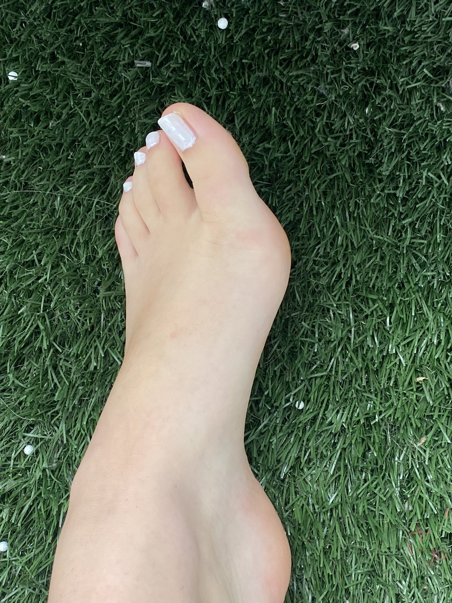 LadyToes10's tweet photo. New collection of my toes and different textures for you  👅 

https://t.co/JBu4oR7WrZ

I take requests 😘 

#feet #feetlover #feetcontent #toes #feetpicsforsales #feetpics https://t.co/HxccsbMjjh