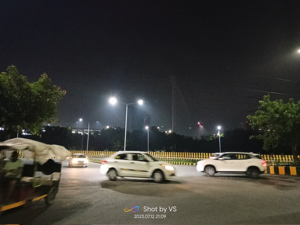 VS_NCR's tweet photo. @noida_authority से अनुरोध हैं सेक्टर-142 को @Sector168Noida से जोड़ने वाले इस नये एडवांट अंडरपास के दोनों तरफ़ संकेतक/साइन बोर्ड लगवा दे जिससे लोगों को इस अंडरपास का पता चल सके। इसके एक तरफ़ सेक्टर-142, 136-137 व शहदरा गाँव व दूसरी तरफ़ सेक्टर-168, 135, छपरौली, मँगरौली गाँव हैं https://t.co/YK3ucU1XCx