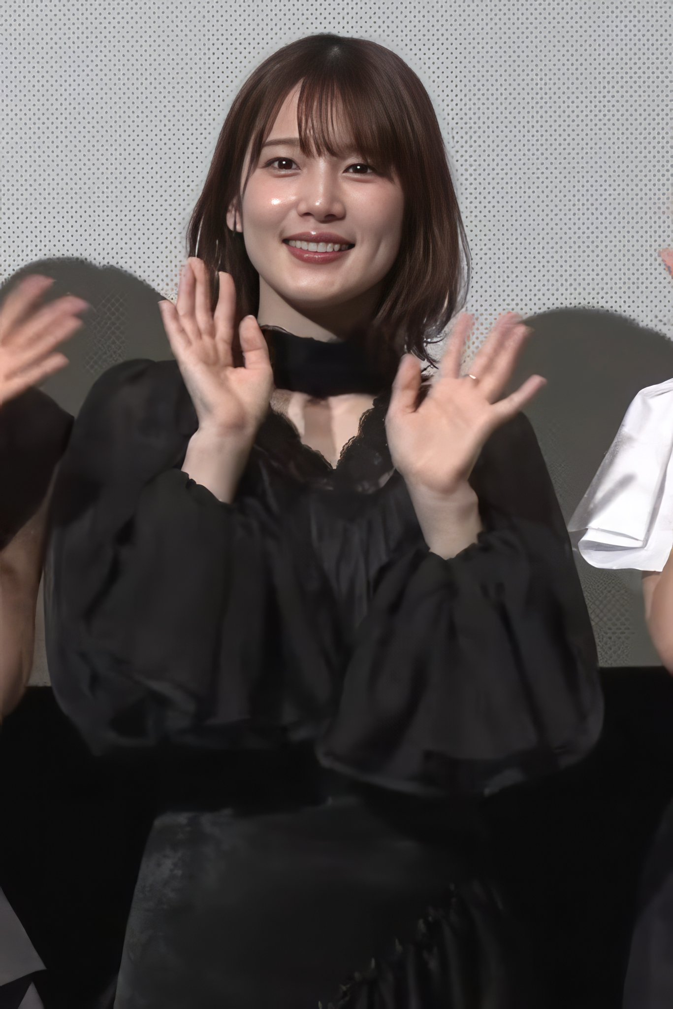 【弟結婚セール】内田真礼　サイン入り写真 内田真礼 on X: 
