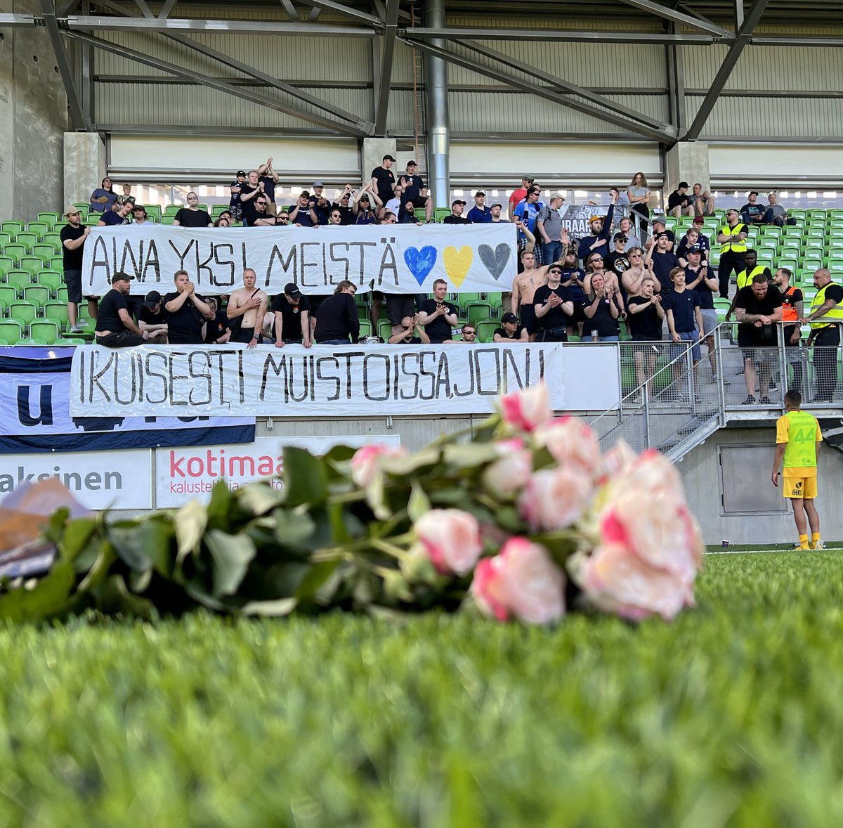 Aina yksi meistä! Ikuisesti muistoissa, Joni!

Lämmin osanottomme Laivastonsinisen yhteisön puolesta Jonin läheisille, ystäville ja kannattajille.

#ACOulu
#Oulu
#Laivastonsiniset
#Veikkausliiga
#ParastaSeuraa