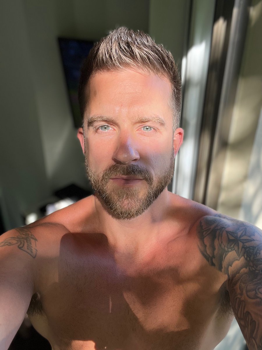 diamondickdaddy's tweet photo. Wow 🤩 100 followers ❤️

Appreciate y’all 😉

My OF still has a free trial LIVE 😈🍆

👇 👇 

https://t.co/HlEnp7qU0o

Muscles • Hot • Male Model • Sexy • Tattoos • Pics • Naked • Abs https://t.co/ZlSQiVbwOx