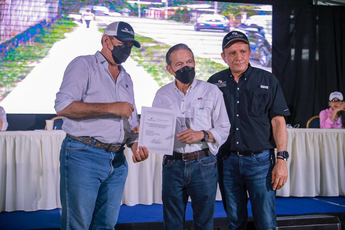 NitoCortizo's tweet photo. Para contribuir al bienestar y desarrollo de comunidades del #PlanColmena en la provincia de Veraguas, entregamos obras terminadas y equipos por un valor total de B/.101,779.34 a través de la Dirección de Asistencia Social @daspma de @presidenciapma. #TrabajandoPorPanamá 🇵🇦 https://t.co/Zu1ls5UUzU