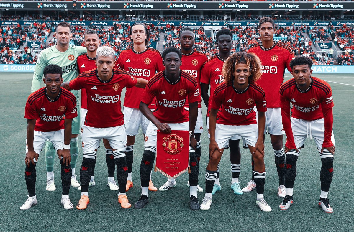 I’m creating a Man United WhatsApp group, reply to be added, follow me, RT and I will DM you the link.