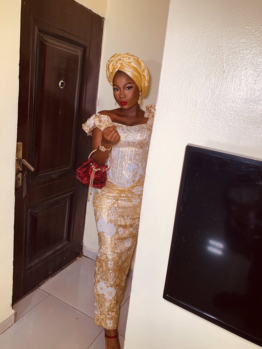 _olawande_'s tweet photo. People will stare . Make it worth their while. https://t.co/1ioOp8m6G1