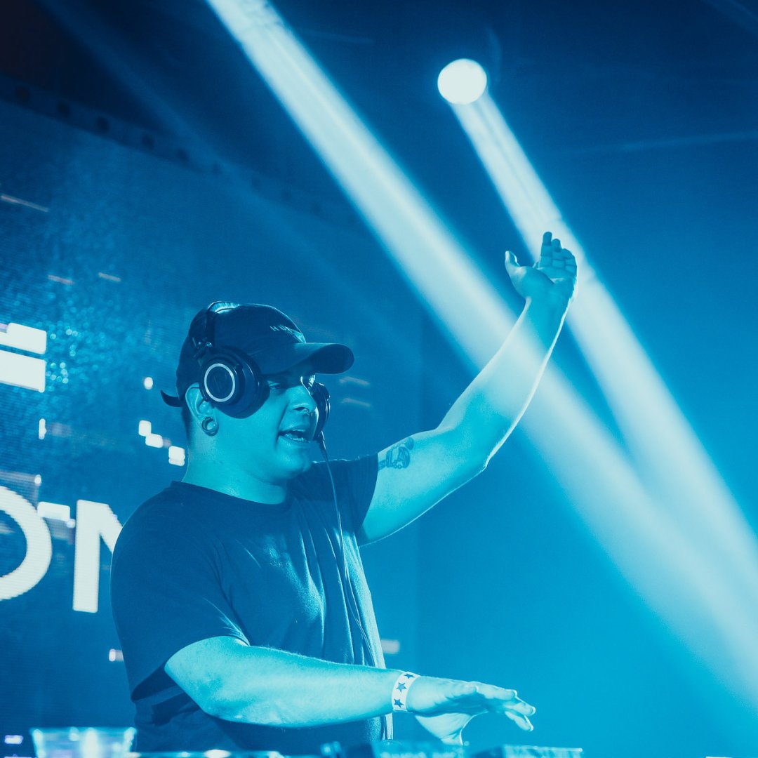 🔥 TODAY! Iconic bass anthems are rushing over Scottsdale as <a href="/Zomboy/">𝐙𝐎𝐌𝐁𝐎𝐘</a>, <a href="/doctorpcircus/">Doctor P</a>, <a href="/jantsenmusic/">JANTSEN</a>, <a href="/kumarionmusic/">Kumarion</a> + more serve us up a reminder that dubstep is most certainly NOT dead 💥 Meet us at <a href="/wavedayclub/">Wave by RELEASE</a>! Tickets available at relentlessbeats.com 🎟️