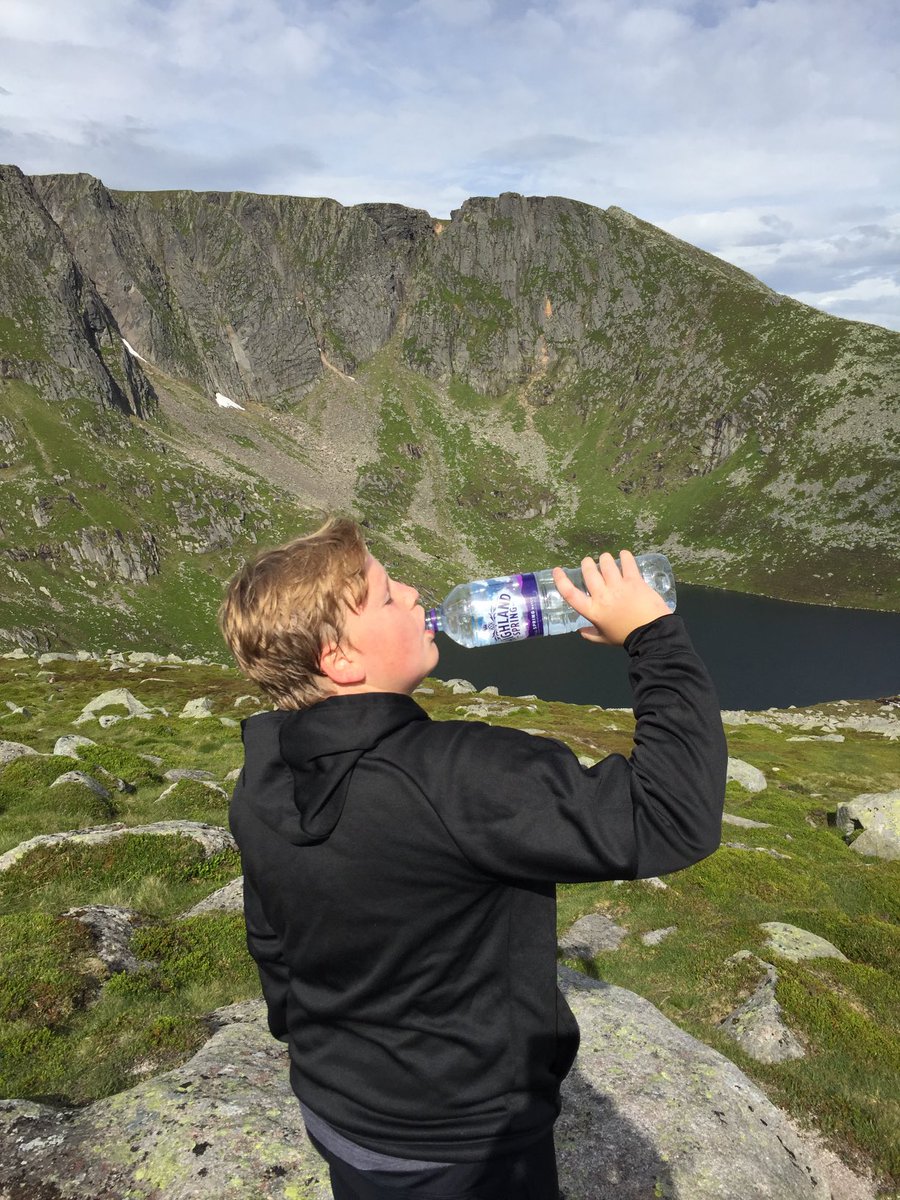 wj_voice's tweet photo. #Lochnagar #HighlandSpring 2018 v 2023 https://t.co/qbKfeme6RH