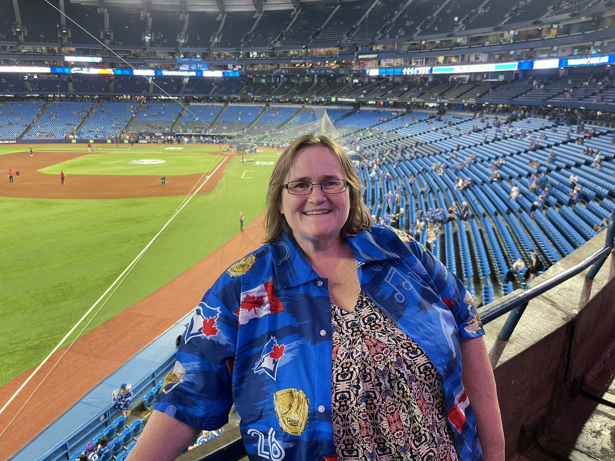 Some me-time with my favourite team!And picked up a Chappy Couture for my kid when I get back to BC tonight.  
🤫Don’t tell him I wore it! #NextLevel