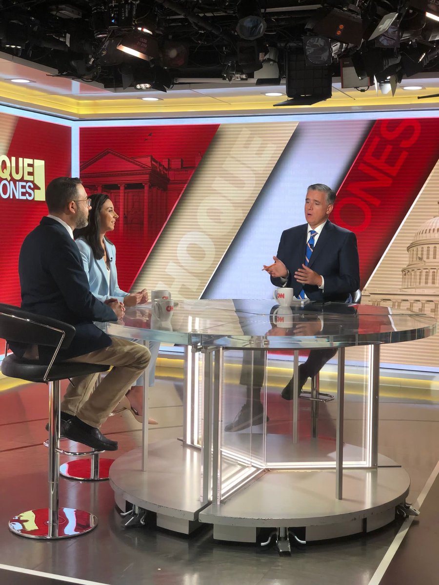 fdejesusfebles's tweet photo. Amigues, acompáñenme mañana, domingo a las 9am ET (repite a la 1pm) en @CNNChoque. Discutimos el balance de la cumbre de la OTAN y la guerra en Ucrania. Un placer compartir el panel con @DoriToribio @octaviopescador y Jorge Dávila. #CNNChoque https://t.co/SwgzzfAjx4