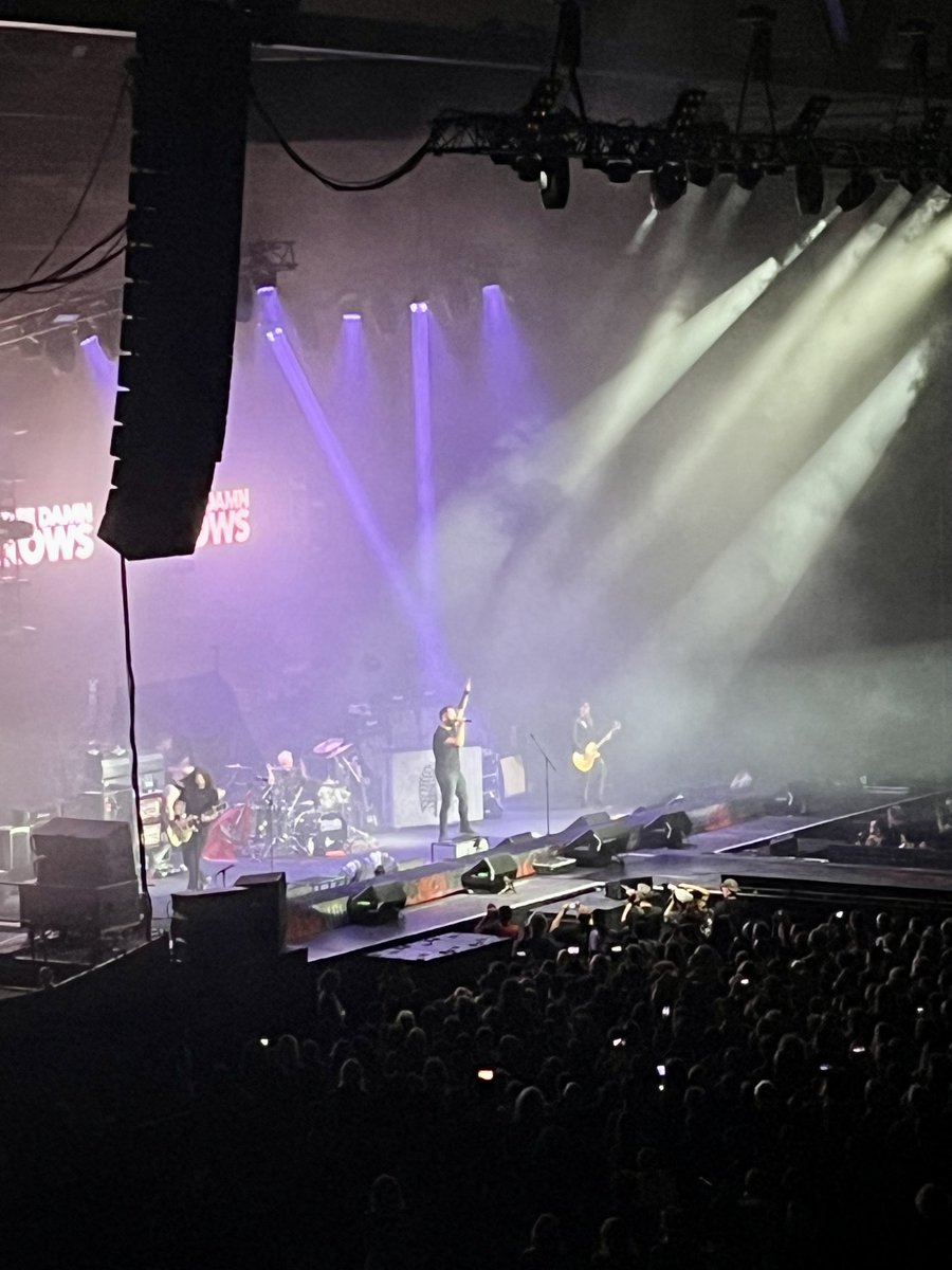 AndySchmitt9's tweet photo. #thosedamncrows #wales #stuttgart #schleyerhalle 🤘 https://t.co/nVGt2y0rFN